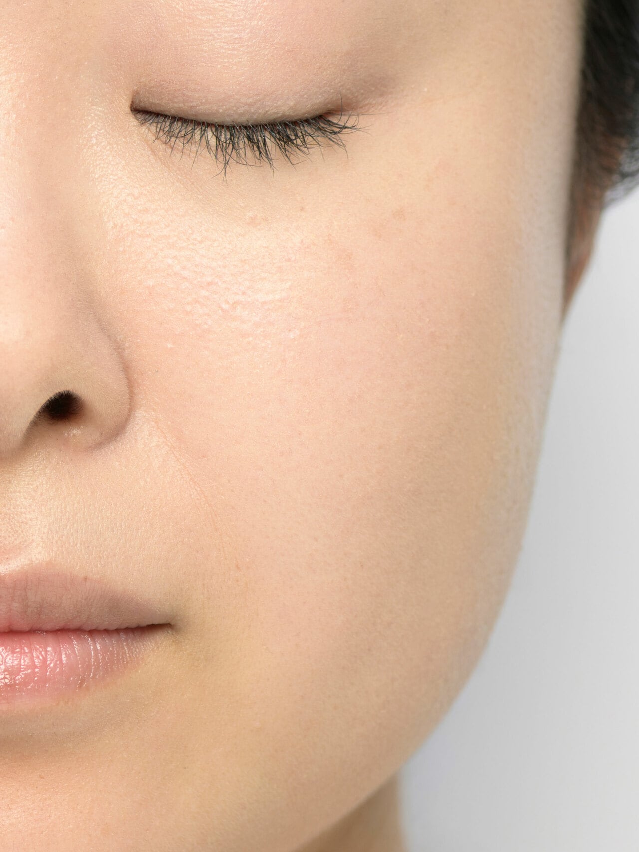 乾燥さん 水分力スキンケアクッションファンデーション使用イメージ。