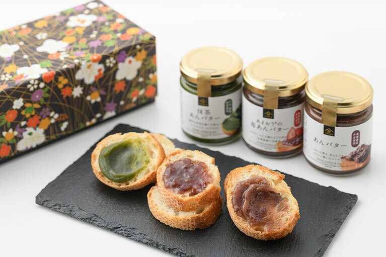 3種のあんバターのギフト 1,617円(3種入り)。