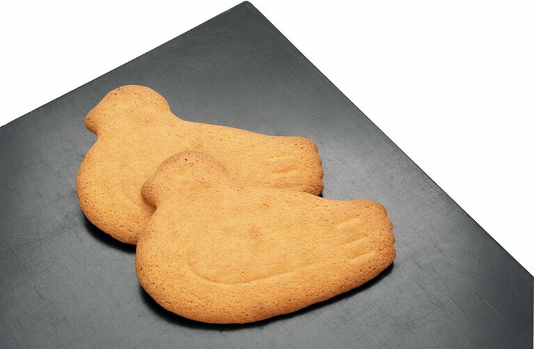  鳩サブレー10枚入袋 1,080円／鎌倉豊島屋(エキュート品川 サウス)