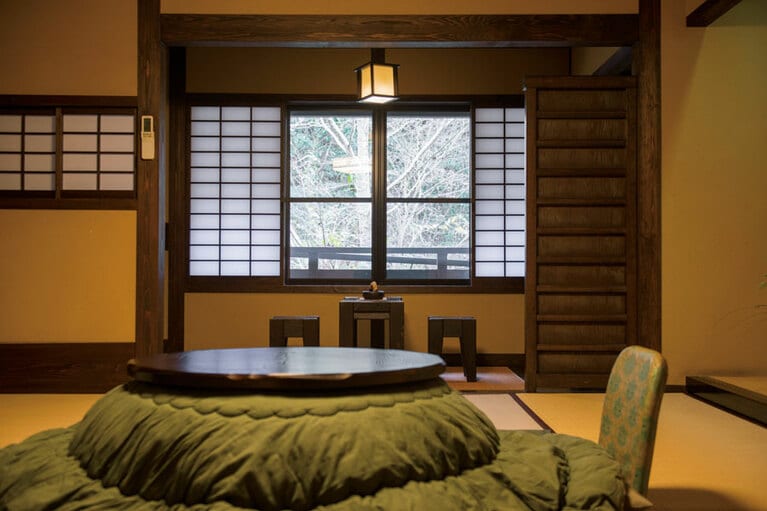 【旅館 山河】Photo: Hiroshi Mizusaki