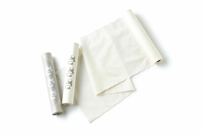和晒ロール 各W36cm×7m(ロールφ6.2cm)〈左から〉Cut(ミシン目あり)2,420円、Free(ミシン目なし)1,980円／武田晒工場