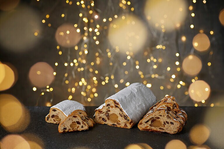 帝国ホテル 東京「シュトレン」(大／5,940円、小1,944円)。