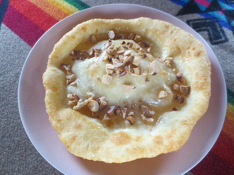 「ハニーナッツ」400円、ドリンクとのセット 800円。子供から大人まで大好きな味。