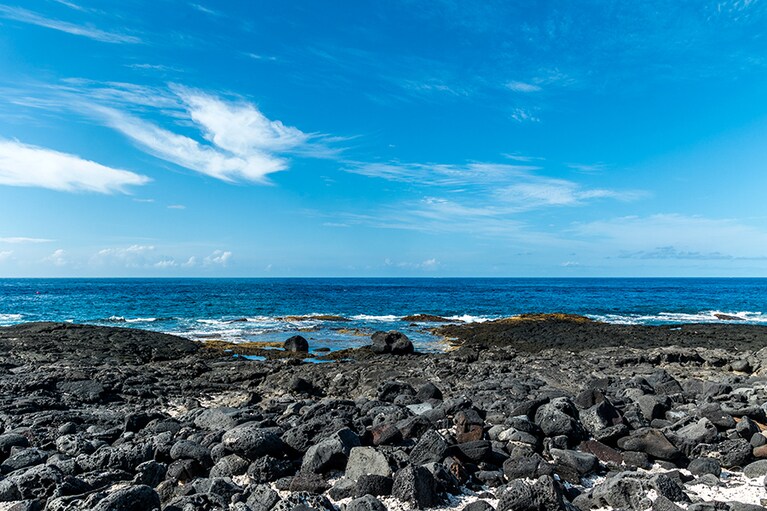 この海から汲み上げられた深層水がグルメソルトに。