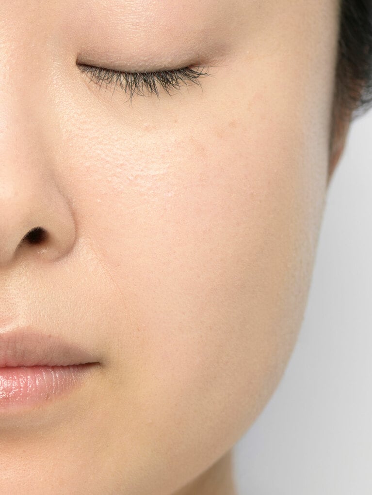 乾燥さん 水分力スキンケアクッションファンデーション使用イメージ。