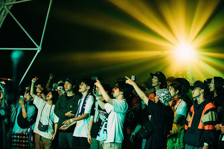 160人限定のフェスで、プレミアムな体験を。