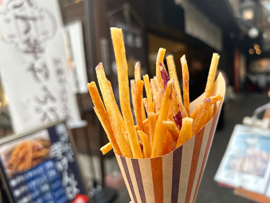 揚げたて芋けんぴ -芋蜜- 食べ歩き用 350円。