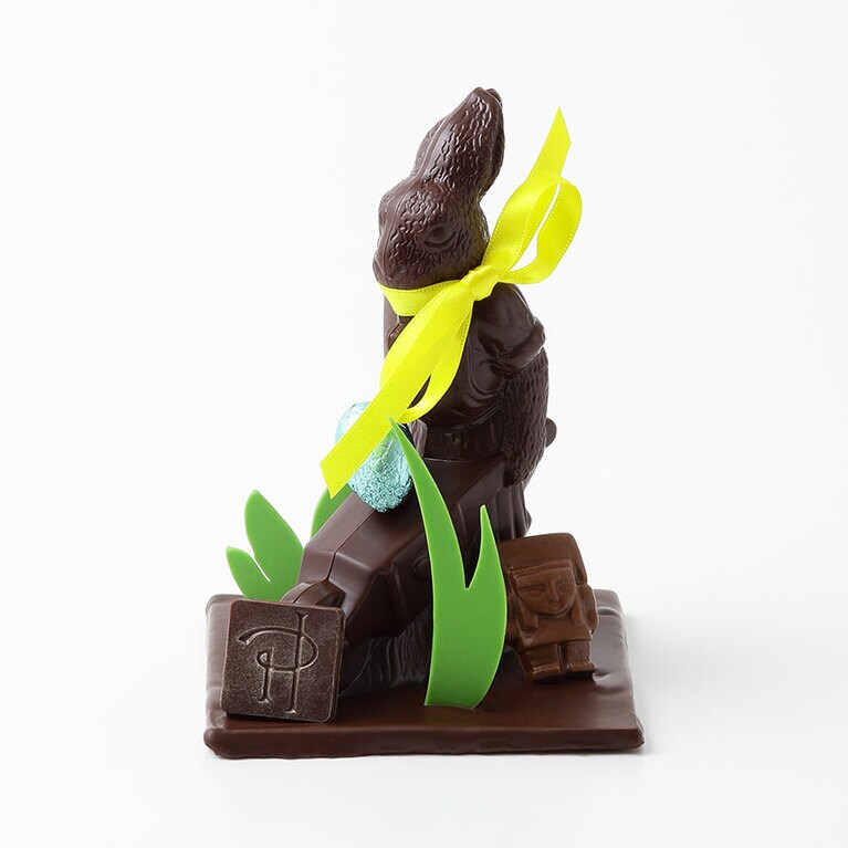 「ラパン ア ラ ブルーエット(ショコラ ノワール)」3,024円。高さ約15センチ。ショコラ オ レもある。