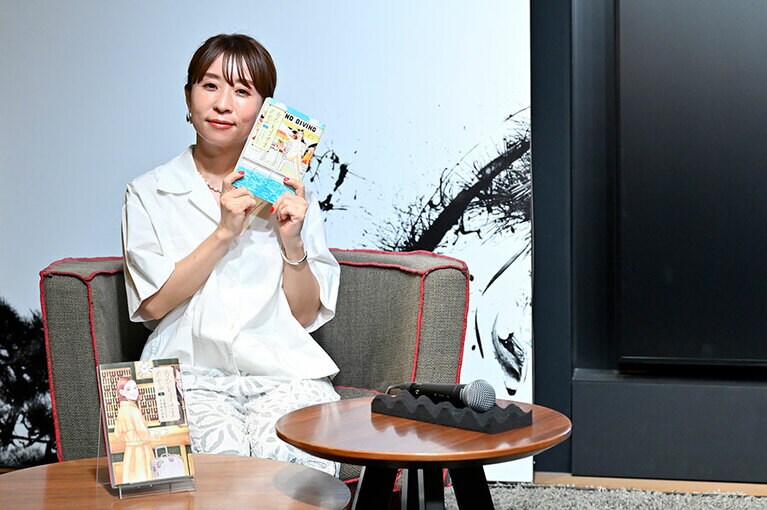 マキヒロチさん。8月に代官山 蔦屋書店にて行われた第2巻発売記念トークイベントにて。