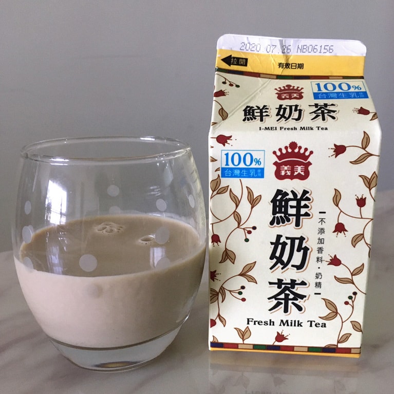 鮮奶茶 40元 375ml。