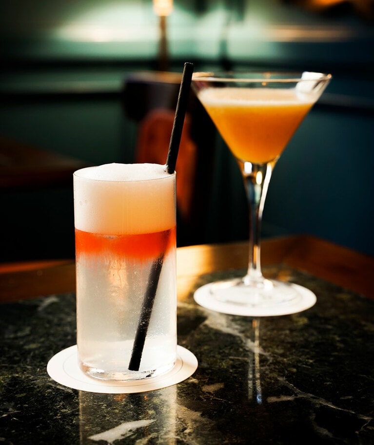 「チブレオ・カフェ」でも食事や本格カクテルが楽しめる。