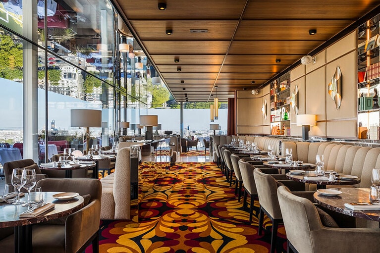 優美なインテリアの店内。