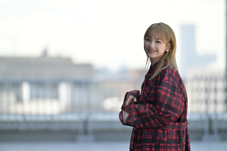 秘訣は「挨拶」と「質問攻め」と「めげない心」。平祐奈の“スーパーコミュ力”3か条とは