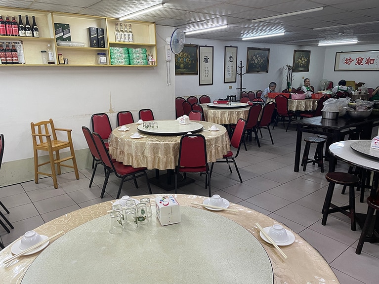 メニューの価格は、90～200元と格安。チャーハンや焼きそばは激安の90元なので、〆の一品としてぜひ。