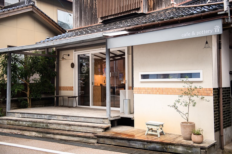 コーヒーはテイクアウトも可能なので散策のおともにもおすすめ。