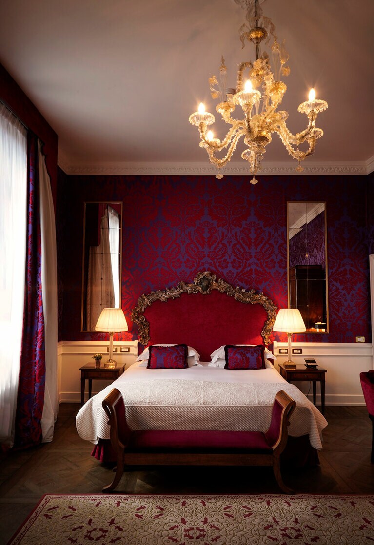 “ジュニア・スイート・ビュー”。伝統工房特注による内装は気品に満ちている。