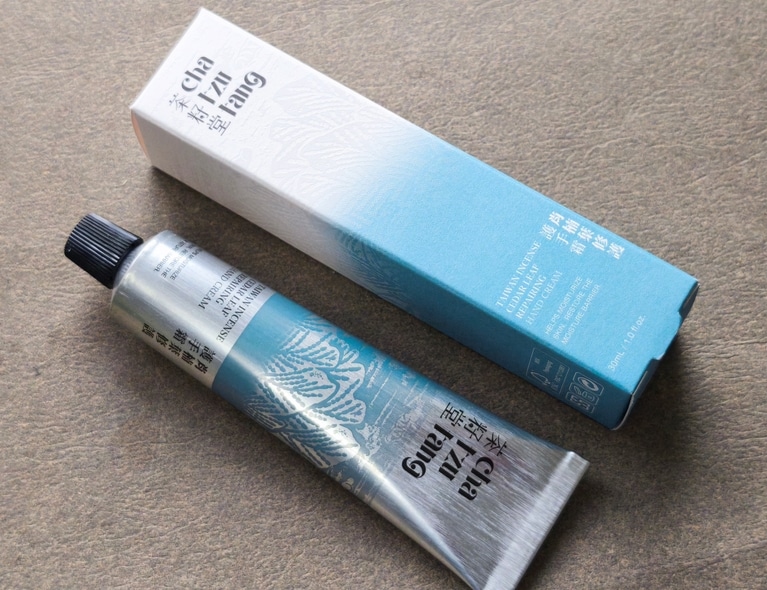 「茶籽堂」（所在地：永康街11-1號）のハンドクリーム。こちらは美白効果も期待できるのだとか。