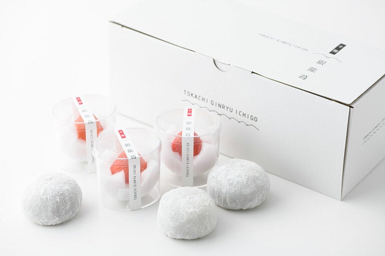 あとのせ苺大福／十勝 銀龍苺(ぎんりゅういちご)