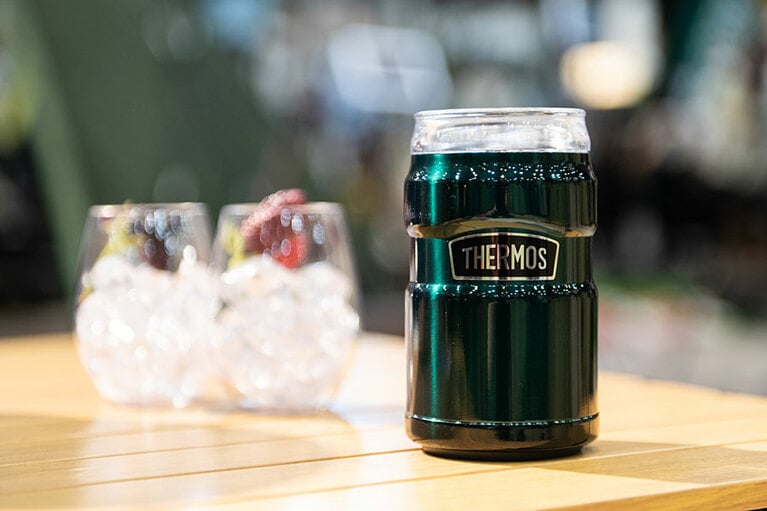 保冷缶ホルダー パイングリーン(350ml) 2,750円／THERMOS(サーモス)