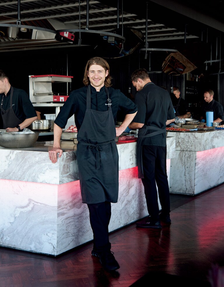 「ビュー・ド・モンド」のヒュー・アレンシェフはメルボルンで生まれ10代を過ごした。仲間思いの温かな人柄も魅力。