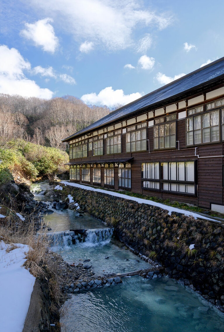 山深い豊かな自然に囲まれた一軒宿。