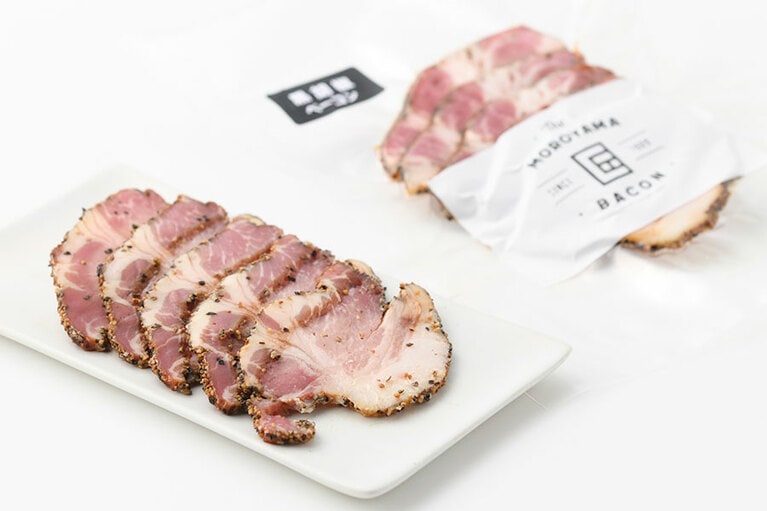 MOROYAMA 匠黒胡椒ベーコン 85g 629円／Smoke Factory Tansy