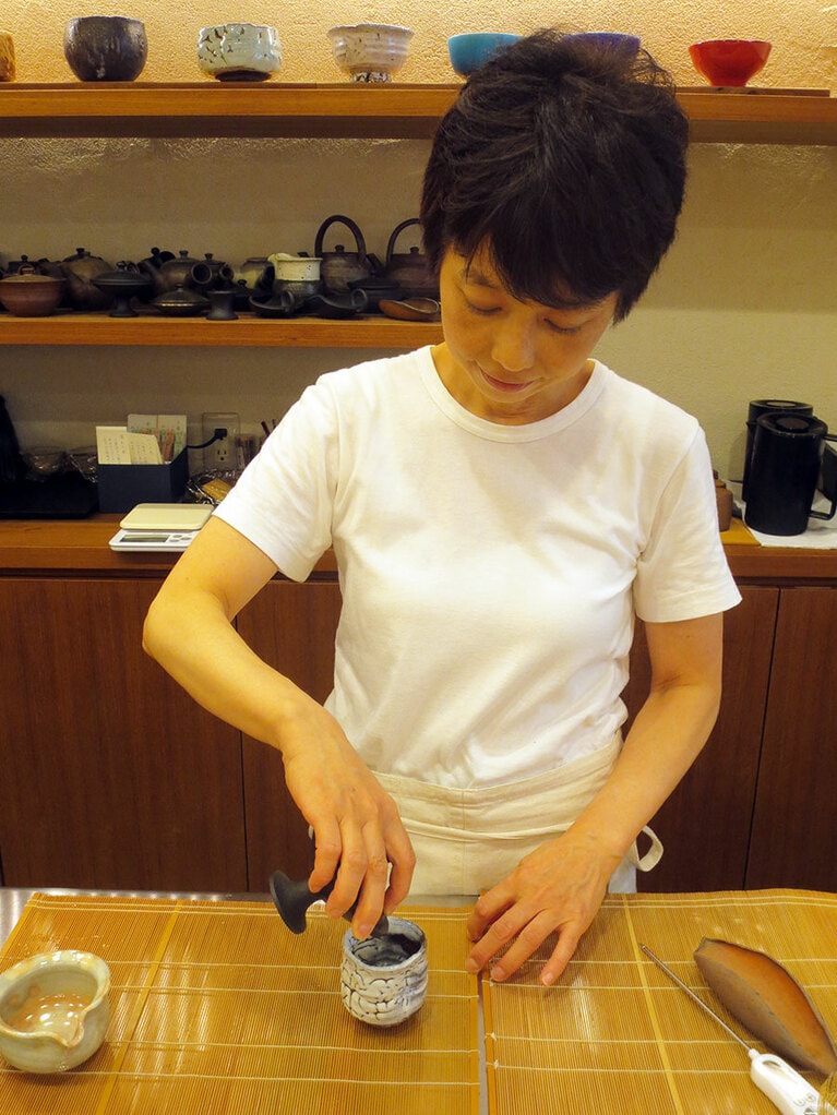 (5) 時間を計っていれて、湯呑に注ぐ。