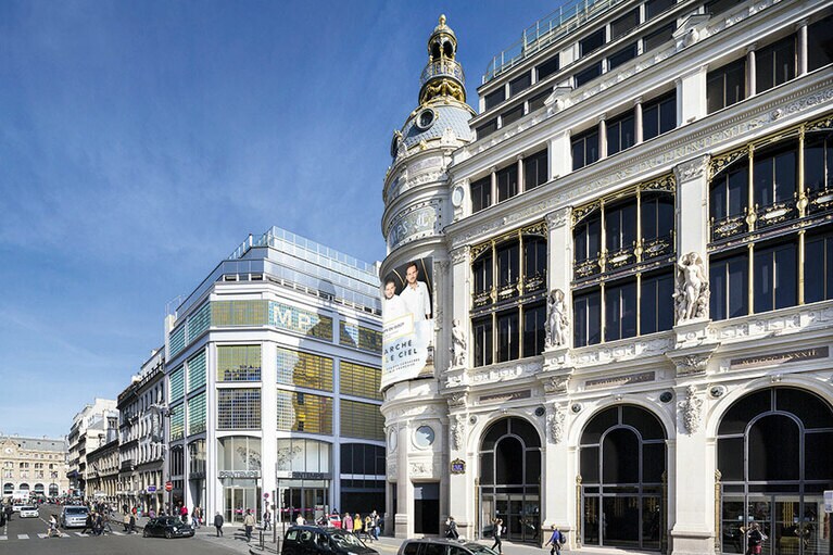 メンズ館の7階、8階の「プランタン・デュ・グー」はレストランとエピスリーのフロア。