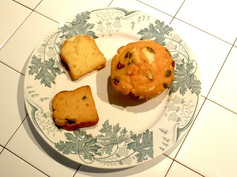 左下より時計回りに、パウンドケーキ「栗マロンかぼちゃ」「ウイークエンドシトロン」。しっとり、溶けるような食感。ボリュームのある「ズッカパンプキンマフィン」。