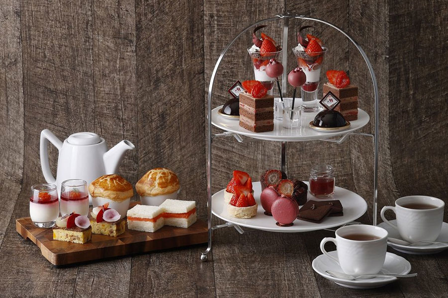 「Strawberry ＆ Bean-to-bar Chocolate Afternoon Tea」のイメージ。1名7,500円（税・サ込）。2日前までに要予約。