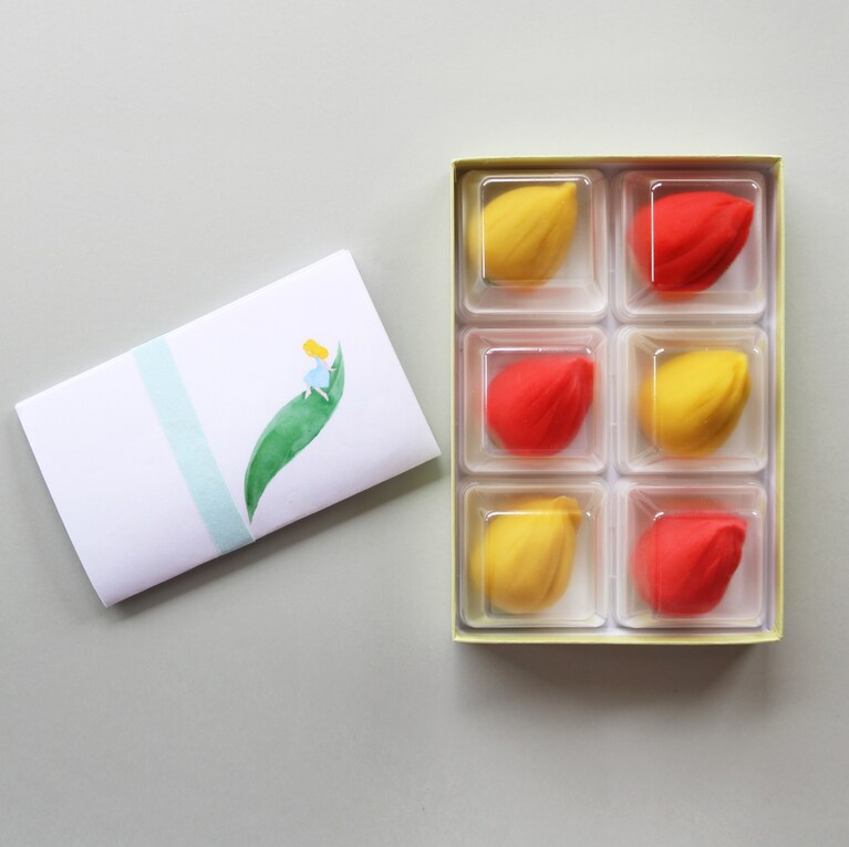 越乃雪本舗大和屋／チューリップの上生菓子6個・オリジナル懐紙セット　3,800円。