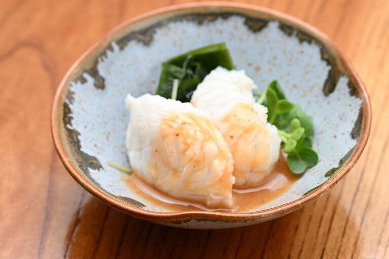 唐辛子は東京から取り寄せたものを乾燥させ、砕いて使用。