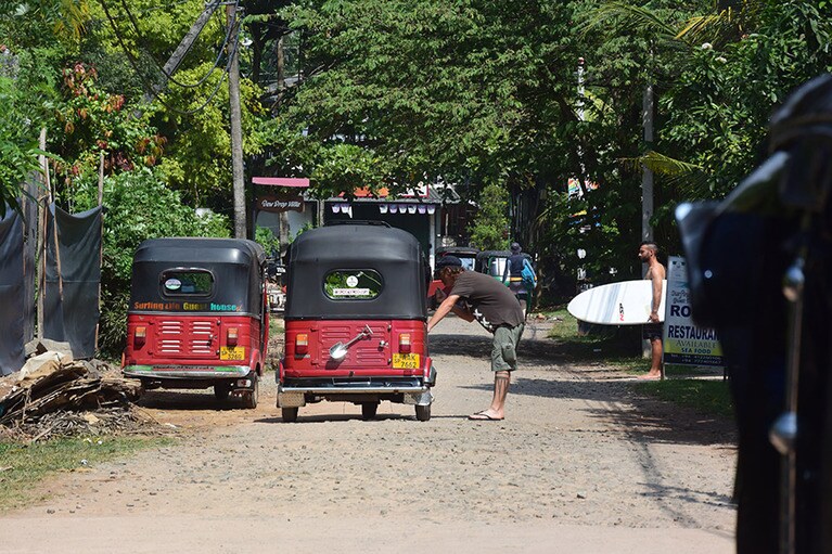 コロンボまでトゥクトゥクを手配して帰る人も。