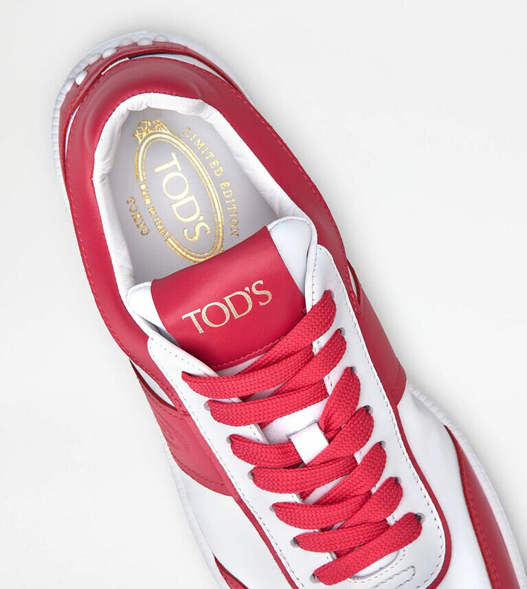 トッズ タブズ スニーカー Tokyo リミテッド エディション(カーフレザー、H2cm) 72,600円。
