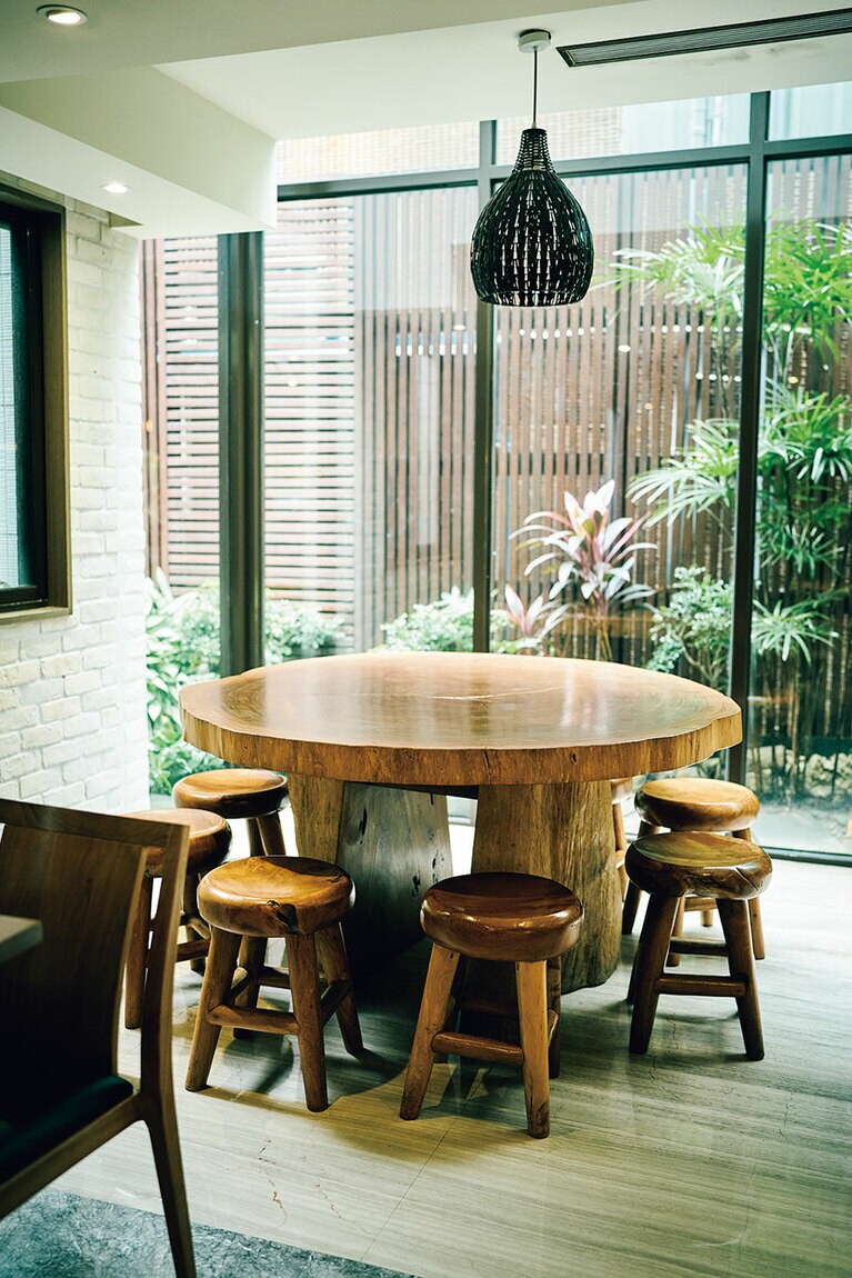 【西區】蘭桂坊花園酒店（ラングェファンファユェンジョウディエン）。