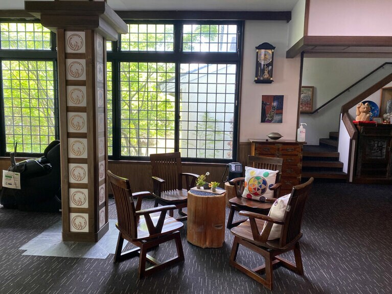 大洞窟の宿 湯楽亭［熊本／弓ヶ浜温泉］ロビー。