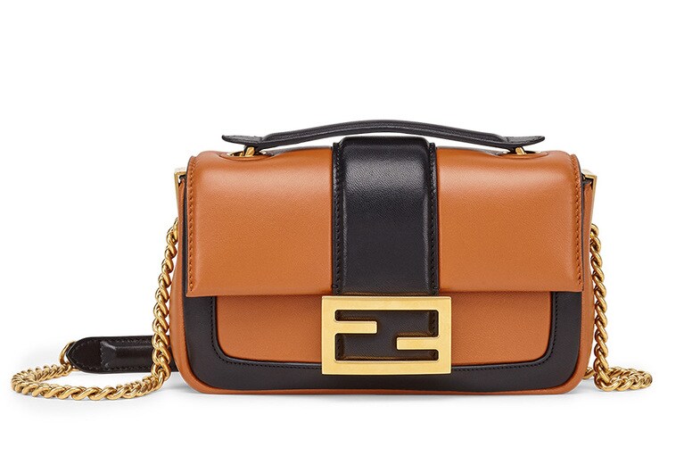 「バゲット チェーン」(スモール、H11.5×W19×D4cm) 231,000円／フェンディ(フェンディ ジャパン)