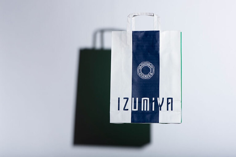 泉屋のショッパー。