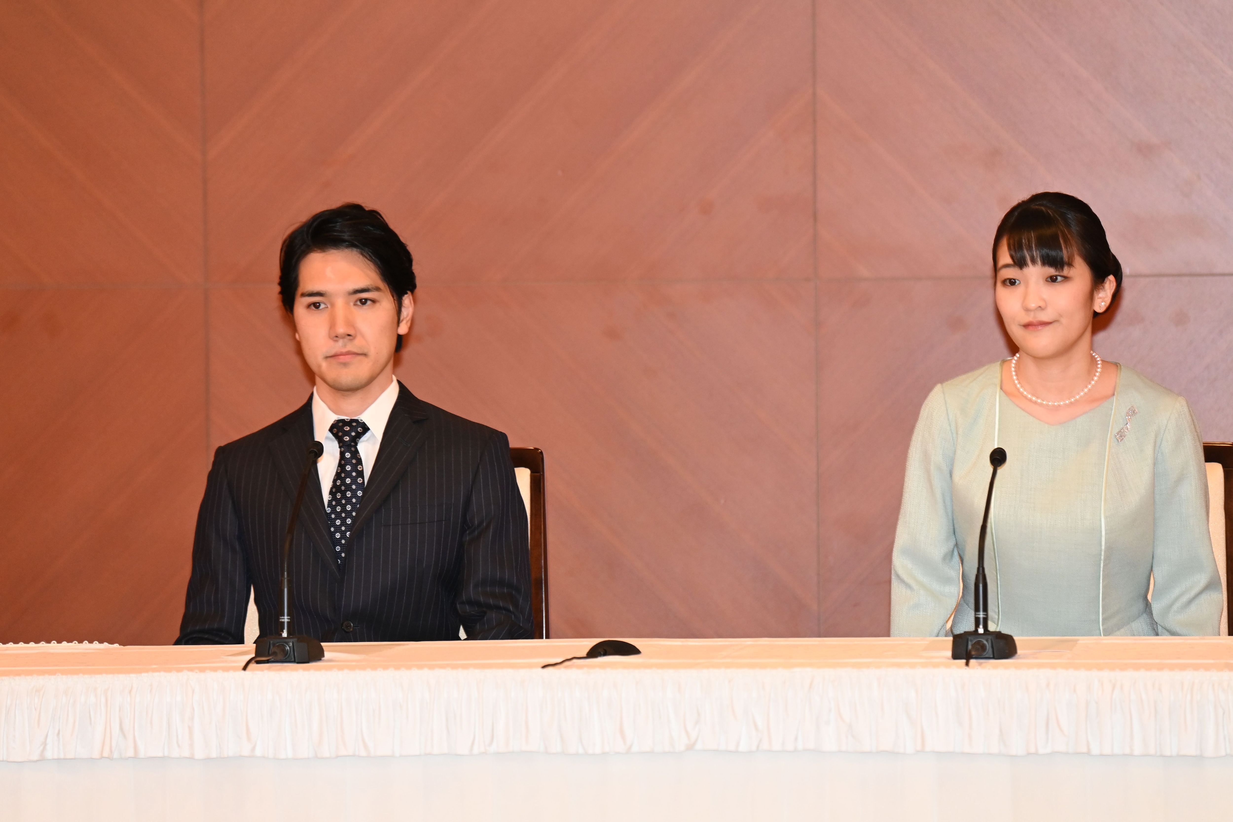 小室圭さんと眞子さま（当時）の結婚問題は国民的な議論を呼んだ（写真は2021年会見）©JMPA
