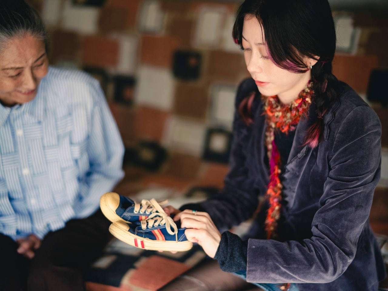 順子さんがアメリカで購入したという、幼少期のSUMIREさんの靴。アトリエで大事に保管されている。