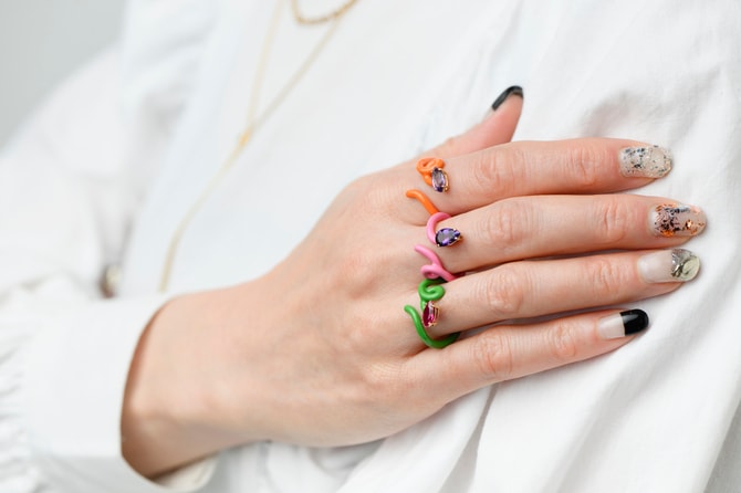 大人のためのプレイフルな【カラーリング5選】ジュエリー専門バイヤー