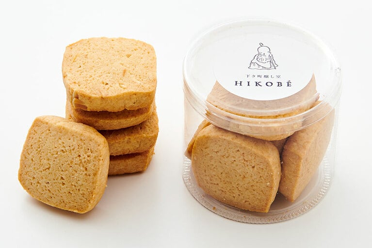下タ町醸し室HIKOBE「酒粕サブレ(プレーン＆アーモンド)」6枚入り 850円／秋田県