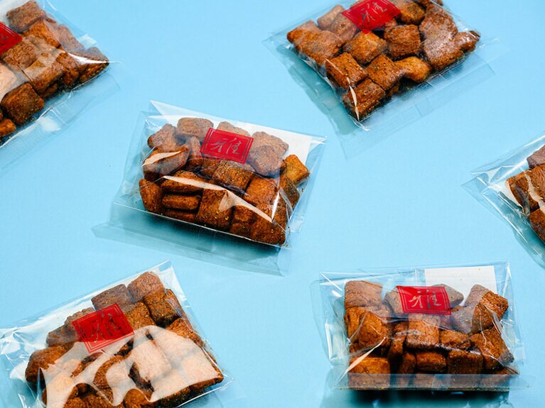 お取り寄せ可（10,800円以上の購入で送料無料※北海道・沖縄県以外）。賞味期限は常温で75～90日。