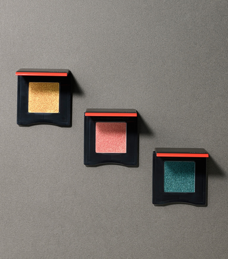 ポップ パウダージェル アイシャドウ 左から：13、14、16 各3,080円／SHISEIDO