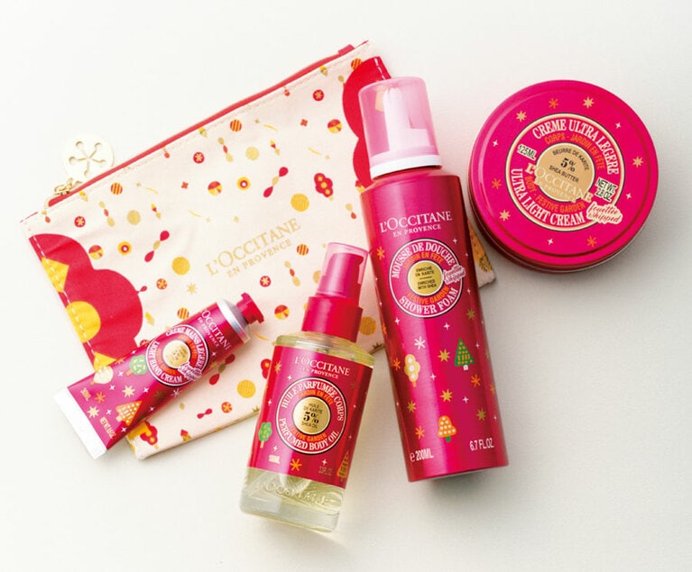 「フローラルの香りに癒される」(M) フェスティブガーデン スノーシア コンプリート：フェスティブガーデン シア シャワーホイップ 200mL、同 シア ザ・オイル 100mL、同 スノーシア ボディクリーム 125mL、同 スノーシア ハンドクリーム 30mL、ポーチ 12,000円／ロクシタンジャポン(2019年10月23日[水]限定発売)