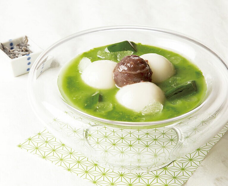 宇治抹茶白玉 790円。店内で一つひとつ手作りされるもちもち食感の白玉に、こし餡、抹茶餡、自家製の白蜜入り氷が美味しさを引き立てる。食べ進むにつれ、味わいの変化を楽しめる一品。