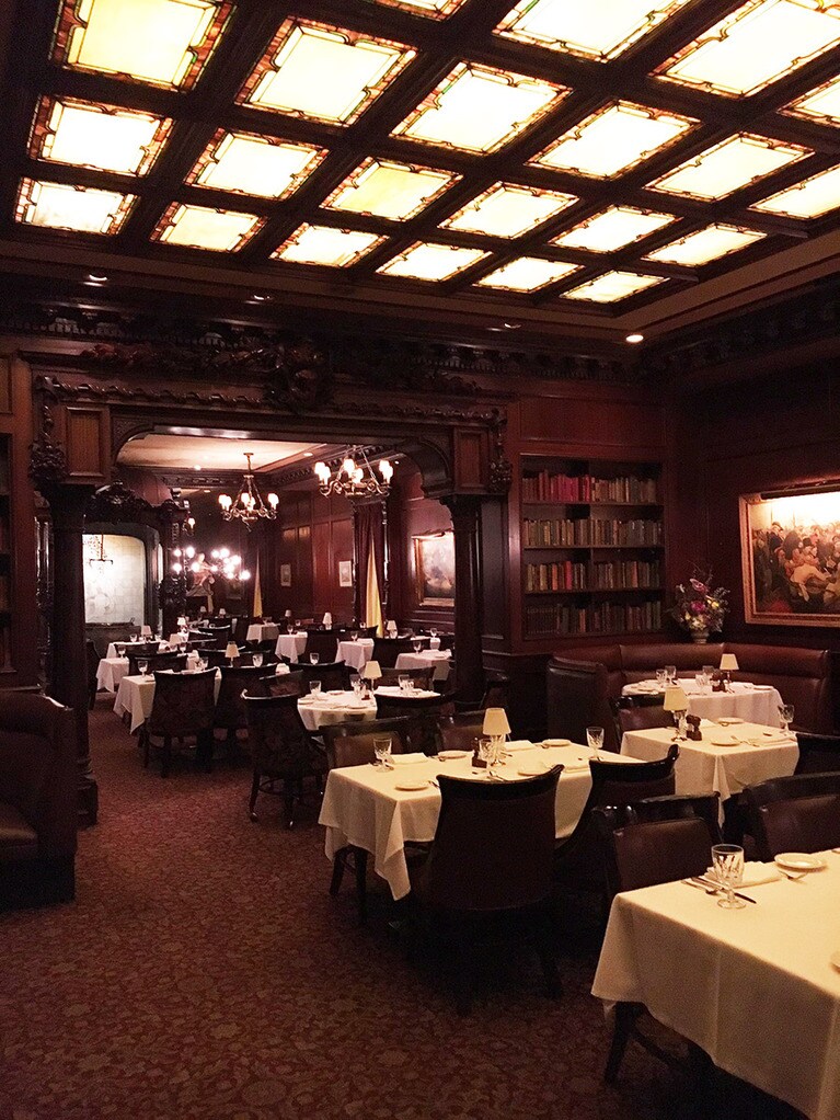 クラシカルな空間にも酔えます。