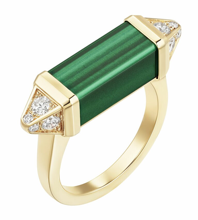 「レ ベルランゴ ドゥ カルティエ」リング YG、マラカイト、ダイヤモンド 731,500円。© Cartier