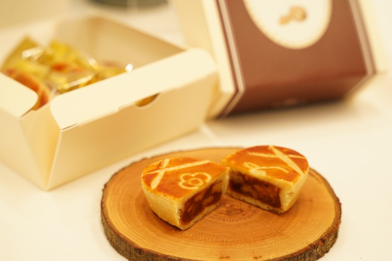信州産胡桃のキャラメルトルテ 1,404円（3個入り）。※各日30点限定