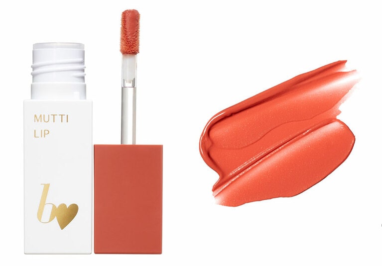 01 こっそりピンク。人気No.1の平熱ピンク。なじみのいい粘膜ピンクなので、「他のリップを塗る前のベースとして仕込みに使ってる」という人も。